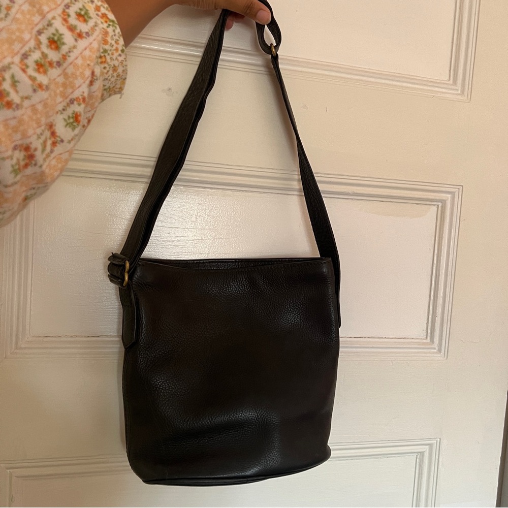 Coach Black leather Shoulder Bag F7M-4907